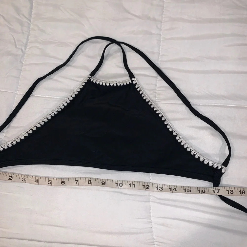 Aerie black and white bikini top size XS